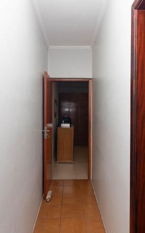 Casa à venda com 189m², 3 quartos e 2 vagasCorredor interno