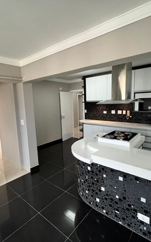 Apartamento à venda com 387m², 5 quartos e 4 vagasCozinha