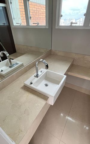 Apartamento à venda com 387m², 5 quartos e 4 vagasBanheiro 2