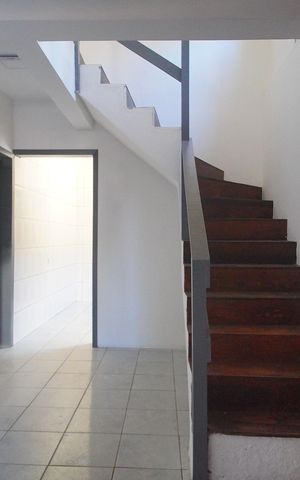 Casa à venda com 89m², 2 quartos e 1 vagaSala