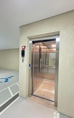 Apartamento à venda com 112m², 2 quartos e 1 vaga Apartamento à venda com 112m², 2 quartos e 1 vagaGaragem - Elevador
