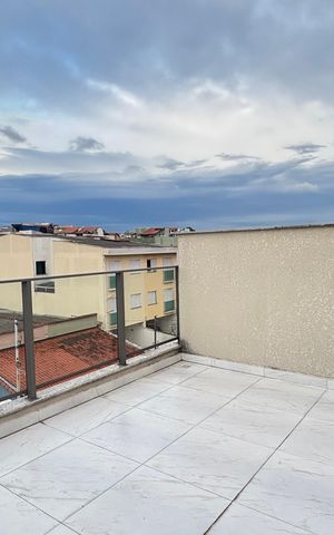 Apartamento à venda com 109m², 2 quartos e 1 vaga Apartamento à venda com 109m², 2 quartos e 1 vagaCobertura