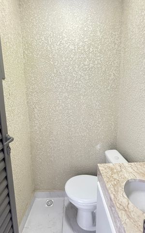 Apartamento à venda com 109m², 2 quartos e 1 vaga Apartamento à venda com 109m², 2 quartos e 1 vagaBanheiro 2