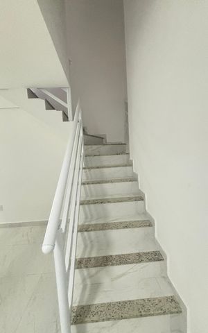Apartamento à venda com 109m², 2 quartos e 1 vaga Apartamento à venda com 109m², 2 quartos e 1 vagaEscada