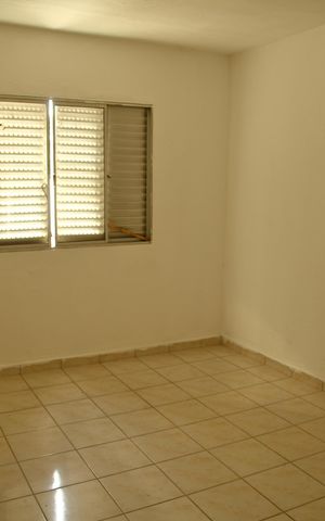 Casa à venda com 100m², 7 quartos e 1 vagaCasa 1 - Quarto