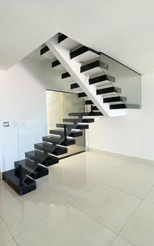 Casa à venda com 190m², 3 quartos e 2 vagasSala