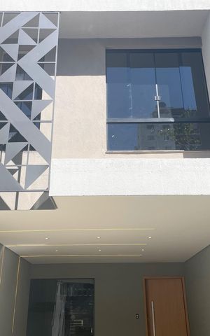 Casa à venda com 190m², 3 quartos e 2 vagasFachada