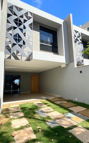 Casa à venda com 190m², 3 quartos e 2 vagasFachada