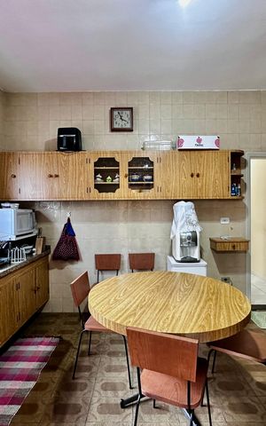 Casa à venda com 114m², 2 quartos e sem vaga Casa à venda com 114m², 2 quartos e sem vagaCozinha