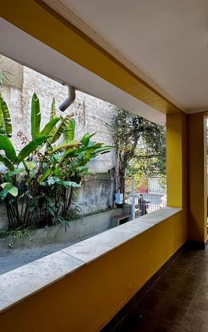 Casa à venda com 114m², 2 quartos e sem vaga Casa à venda com 114m², 2 quartos e sem vagaVaranda