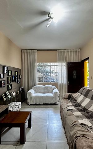 Casa à venda com 114m², 2 quartos e sem vaga Casa à venda com 114m², 2 quartos e sem vagaSala