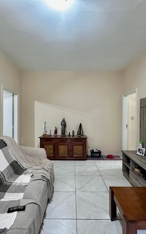 Casa à venda com 114m², 2 quartos e sem vaga Casa à venda com 114m², 2 quartos e sem vagaSala