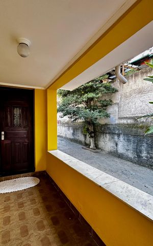 Casa à venda com 114m², 2 quartos e sem vaga Casa à venda com 114m², 2 quartos e sem vagaVaranda