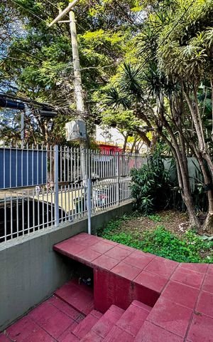 Casa à venda com 114m², 2 quartos e sem vaga Casa à venda com 114m², 2 quartos e sem vagaJardim