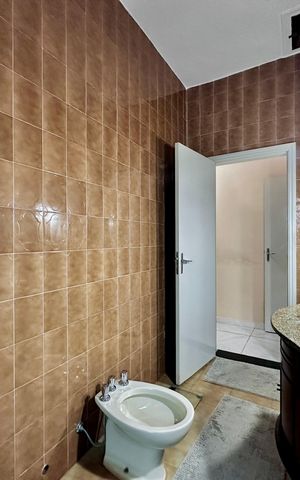 Casa à venda com 114m², 2 quartos e sem vaga Casa à venda com 114m², 2 quartos e sem vagaBanheiro