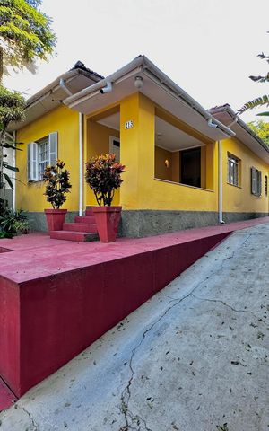 Casa à venda com 114m², 2 quartos e sem vaga Casa à venda com 114m², 2 quartos e sem vagaGaragem