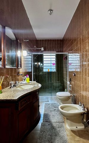 Casa à venda com 114m², 2 quartos e sem vaga Casa à venda com 114m², 2 quartos e sem vagaBanheiro