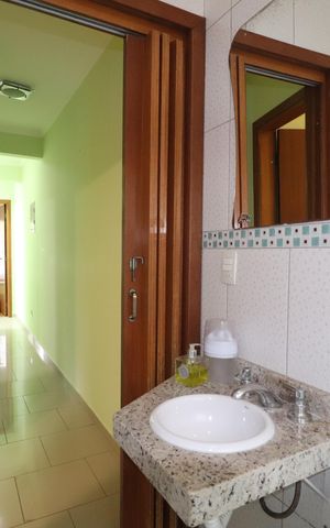 Casa à venda com 169m², 3 quartos e 5 vagasBanheiro 