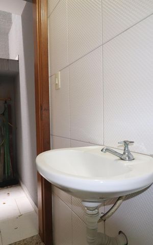 Casa à venda com 169m², 3 quartos e 5 vagasBanheiro de Serviço