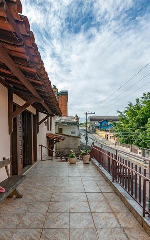 Casa para alugar com 2000m², 4 quartos e 4 vagas Casa para alugar com 2000m², 4 quartos e 4 vagasVaranda da Sala