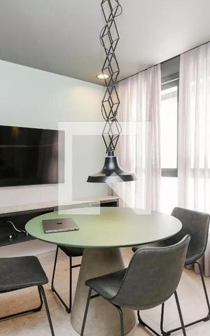 Studio para alugar com 35m², 1 quarto e sem vaga Studio para alugar com 35m², 1 quarto e sem vagaSala de Reuniões