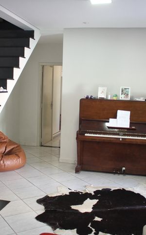 Casa à venda com 540m², 4 quartos e 8 vagasSala