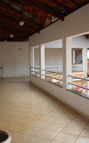 Casa à venda com 540m², 4 quartos e 8 vagasVaranda 2