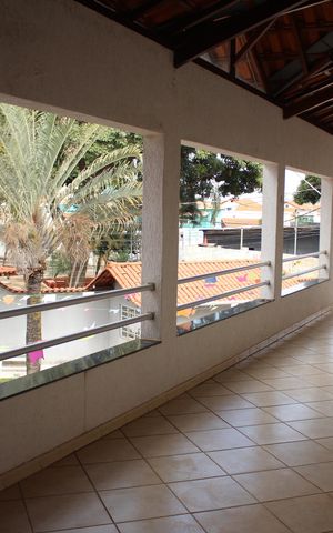 Casa à venda com 540m², 4 quartos e 8 vagasVaranda 2