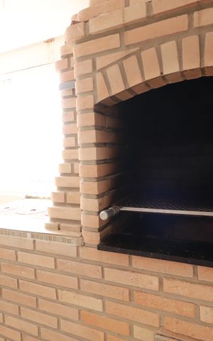 Casa à venda com 170m², 3 quartos e 4 vagasChurrasqueira