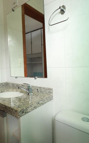 Casa à venda com 170m², 3 quartos e 4 vagasBanheiro da Suíte 2