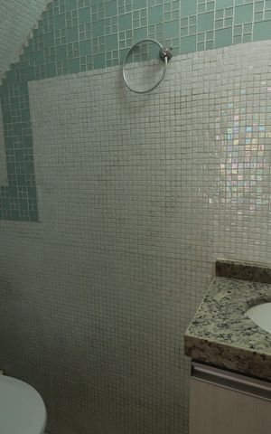 Casa à venda com 170m², 3 quartos e 4 vagasBanheiro de serviço
