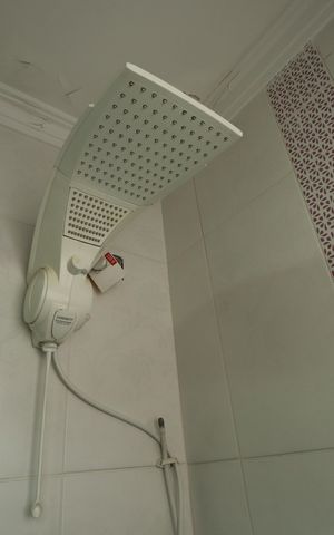 Casa à venda com 170m², 3 quartos e 4 vagasBanheiro da Suíte 2