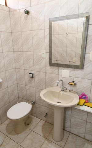 Casa à venda com 241m², 3 quartos e 1 vagaBanheiro Suíte