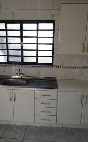 Casa à venda com 241m², 3 quartos e 1 vagaCasa 2 - Cozinha