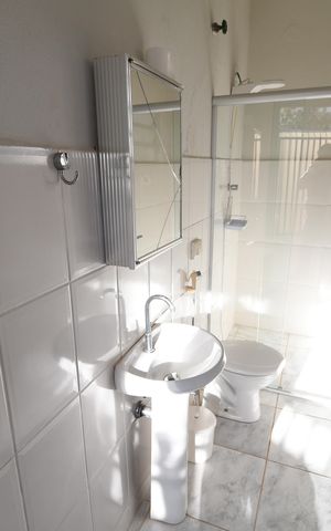 Casa à venda com 241m², 3 quartos e 1 vagaCasa 2 - Banheiro de Serviço