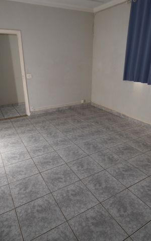 Casa à venda com 241m², 3 quartos e 1 vagaCasa 2 - Sala