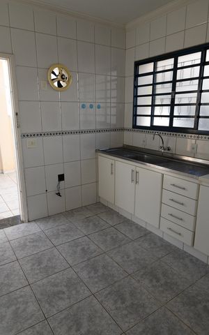 Casa à venda com 241m², 3 quartos e 1 vagaCasa 2 - Cozinha