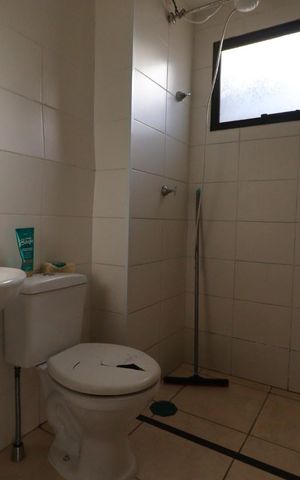 Apartamento para alugar com 1m², 2 quartos e sem vaga Apartamento para alugar com 1m², 2 quartos e sem vagaBanheiro