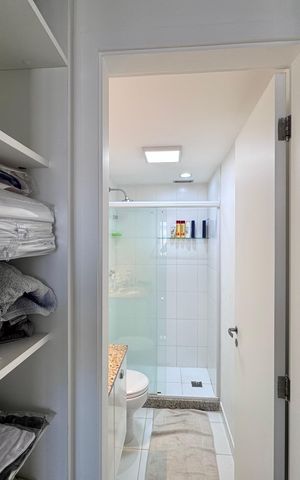 Apartamento à venda com 160m², 2 quartos e 2 vagas Apartamento à venda com 160m², 2 quartos e 2 vagasBanheiro da Suíte