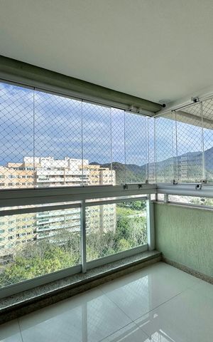 Apartamento à venda com 160m², 2 quartos e 2 vagas Apartamento à venda com 160m², 2 quartos e 2 vagasVaranda