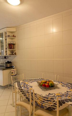 Casa para alugar com 200m², 3 quartos e 2 vagas Casa para alugar com 200m², 3 quartos e 2 vagasCozinha