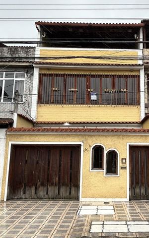 Casa à venda com 485m², 3 quartos e 4 vagasFachada 