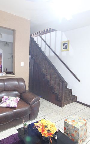 Casa à venda com 485m², 3 quartos e 4 vagasSala 1