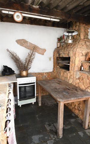 Casa à venda com 90m², 2 quartos e 4 vagasÁrea Externa