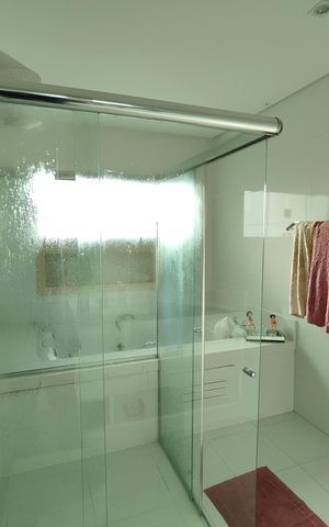 Casa à venda com 400m², 3 quartos e 2 vagas Casa à venda com 400m², 3 quartos e 2 vagasBanheiro da Suíte 1