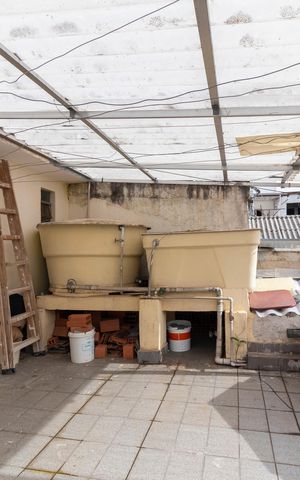 Casa à venda com 150m², 2 quartos e 3 vagas Casa à venda com 150m², 2 quartos e 3 vagasSacada