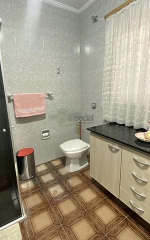 Casa à venda com 260m², 5 quartos e 2 vagas