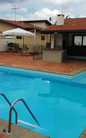 Casa de condomínio à venda com 440m², 5 quartos e 4 vagas