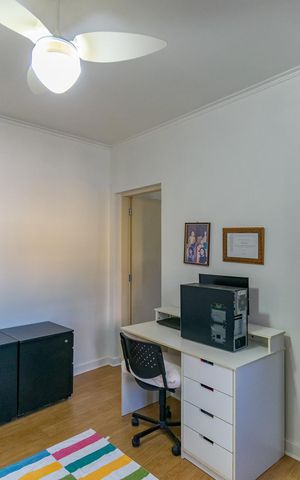 Casa à venda com 262m², 4 quartos e 2 vagas Casa à venda com 262m², 4 quartos e 2 vagasEscritório