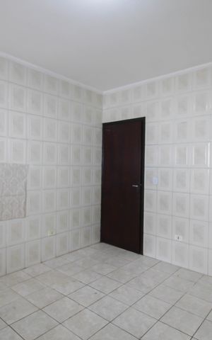 Casa para alugar com 115m², 3 quartos e 1 vaga Casa para alugar com 115m², 3 quartos e 1 vagaozinha